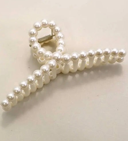 Pearl hair clip