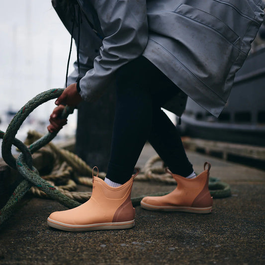 XtraTuf Women's 6 Inch Ankle Deck Boot