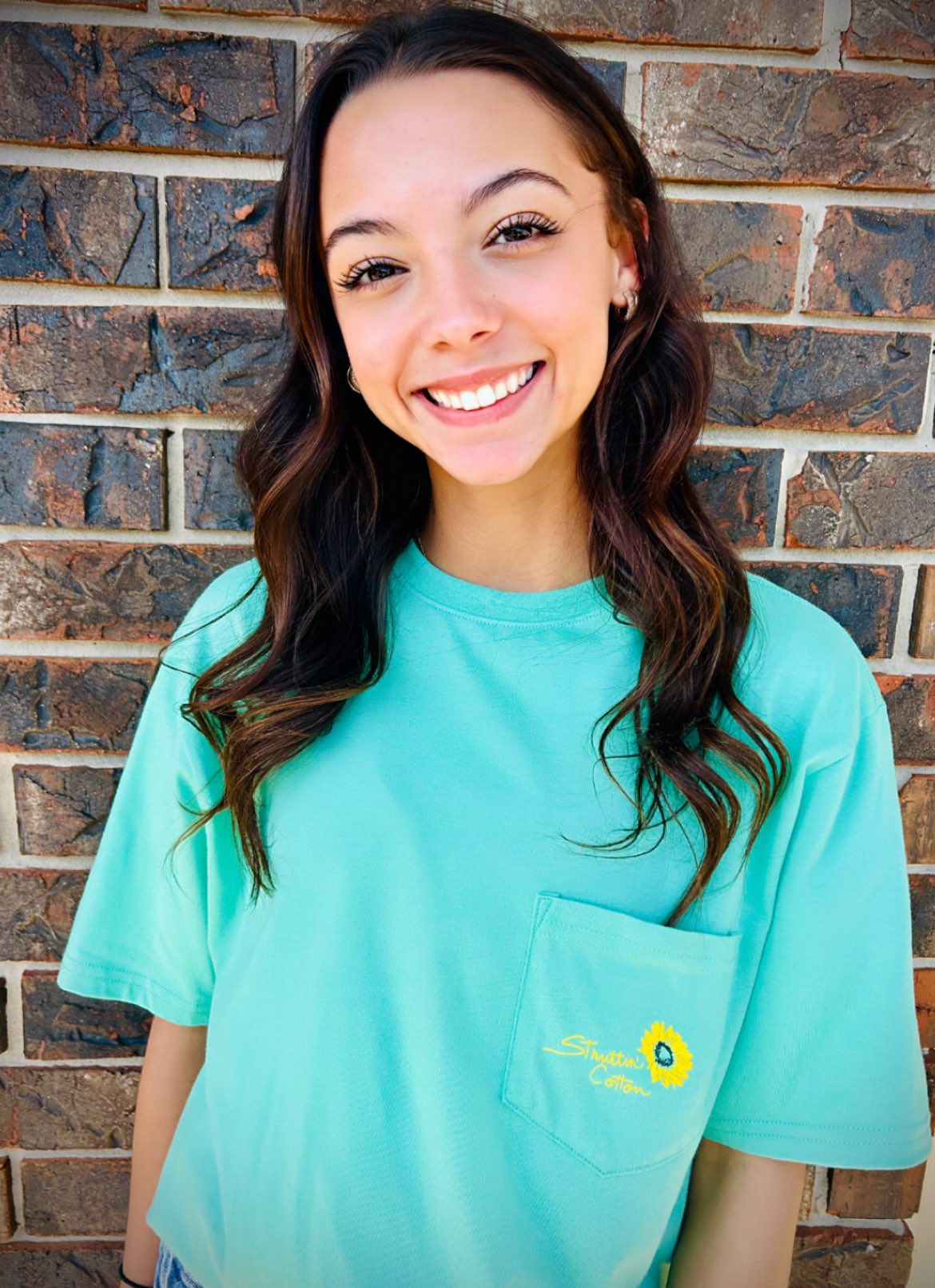 Struttin Cotton Women's Boykin with Sunflowers S/S TEE Shirt