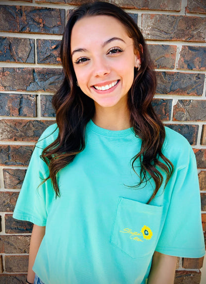 Struttin Cotton Women's Boykin with Sunflowers S/S TEE Shirt