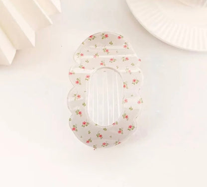 Scalloped Edge Floral Flat Clip