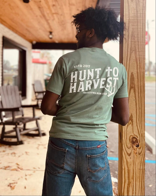 Hunt to Harvest Retro Logo S/S TEE Shirt