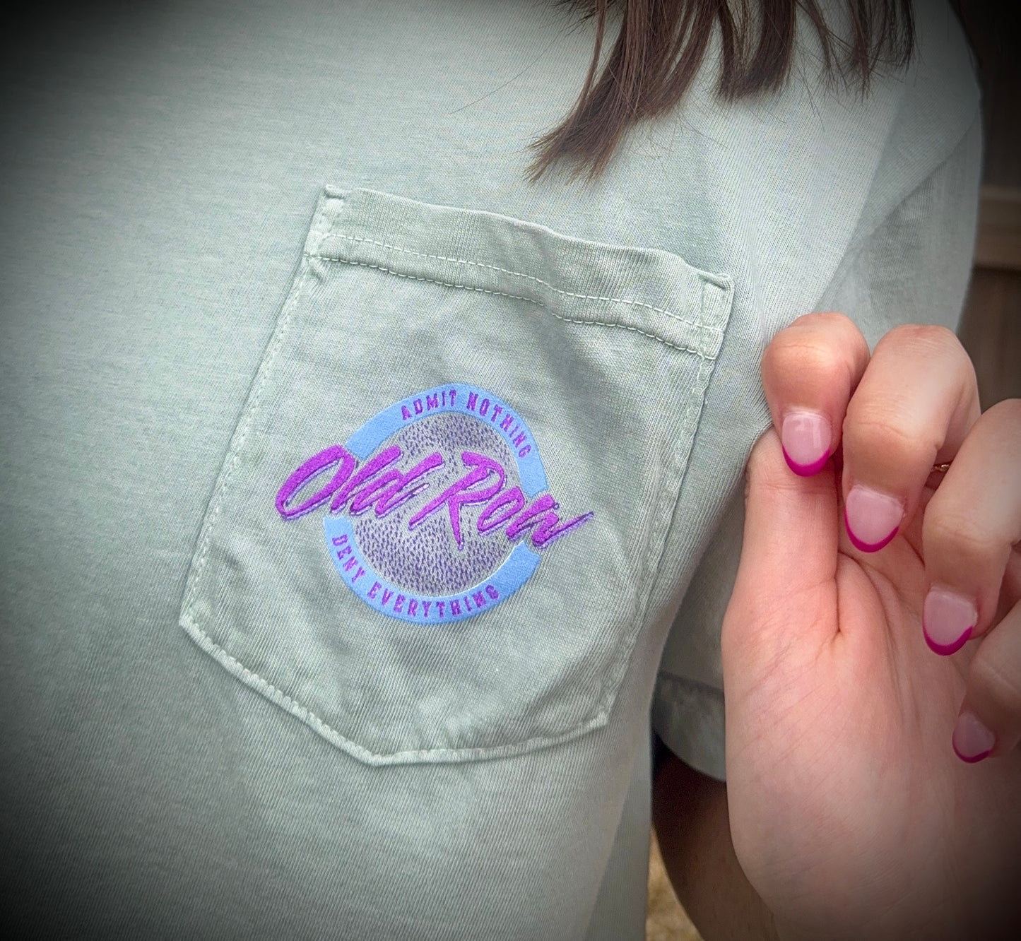 Old Row Outdoors Women's Circle Logo Bay w Purple Pocket S/S TEE Shirt