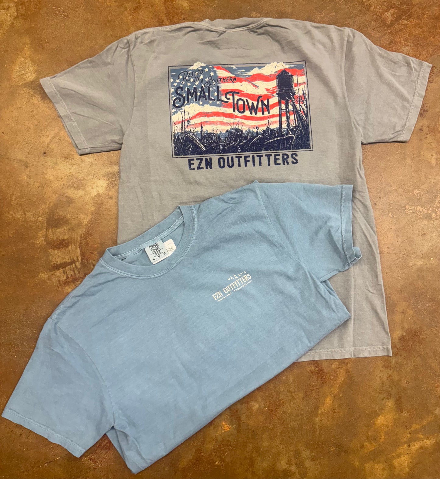 EZN Outfitters Small Town S/S TEE Shirt