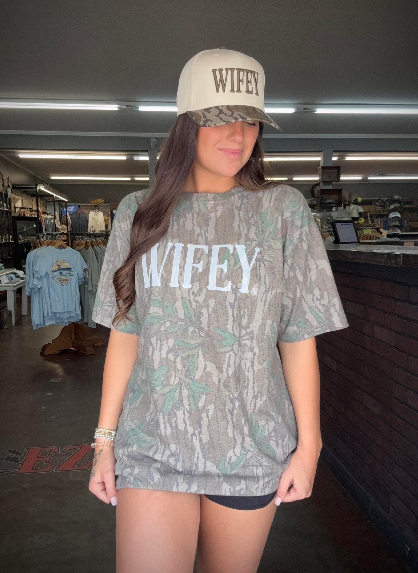 Mad Hatter Mossy Oak Wifey S/S TEE Shirt