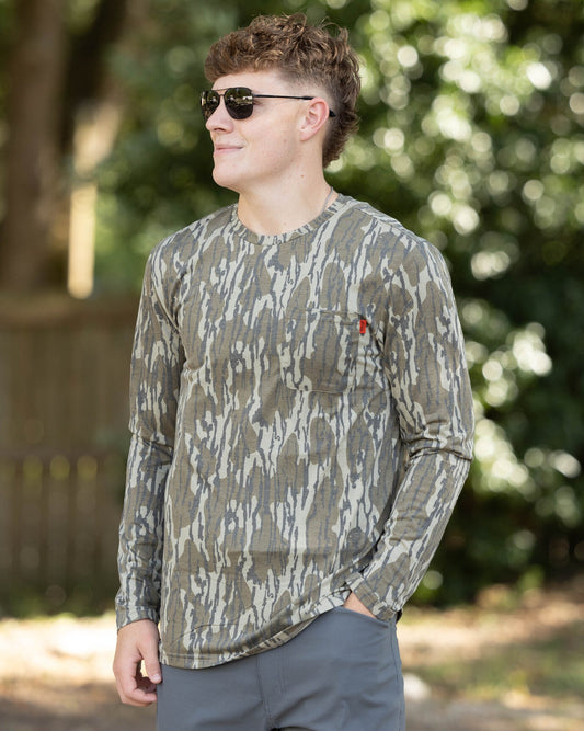 Marsh Wear Apparel Buxton Men's Mossy Oak L/S Performance Shirt