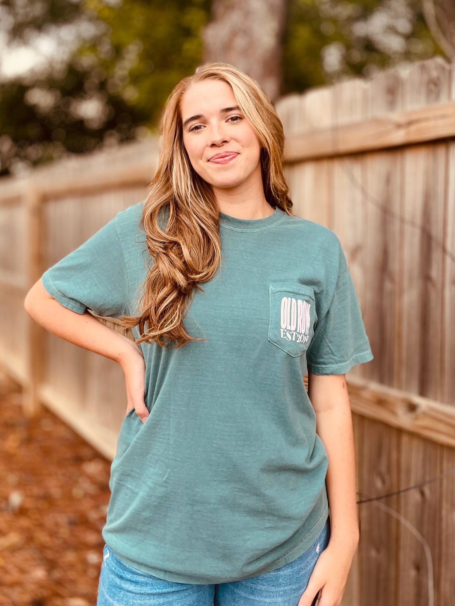 Old Row Outdoors Women's Chicks Pocket S/S TEE Shirt