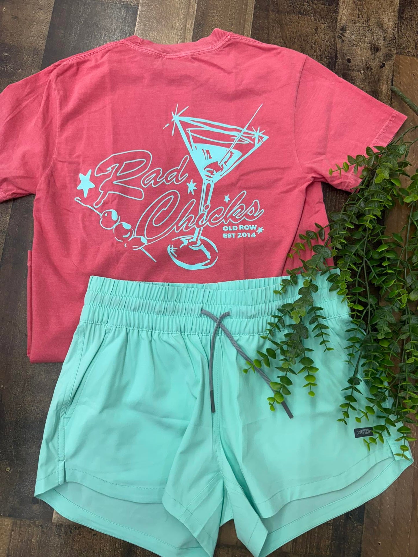 Old Row Outdoors Women's Rad Chicks Martini Pocket S/S TEE Shirt