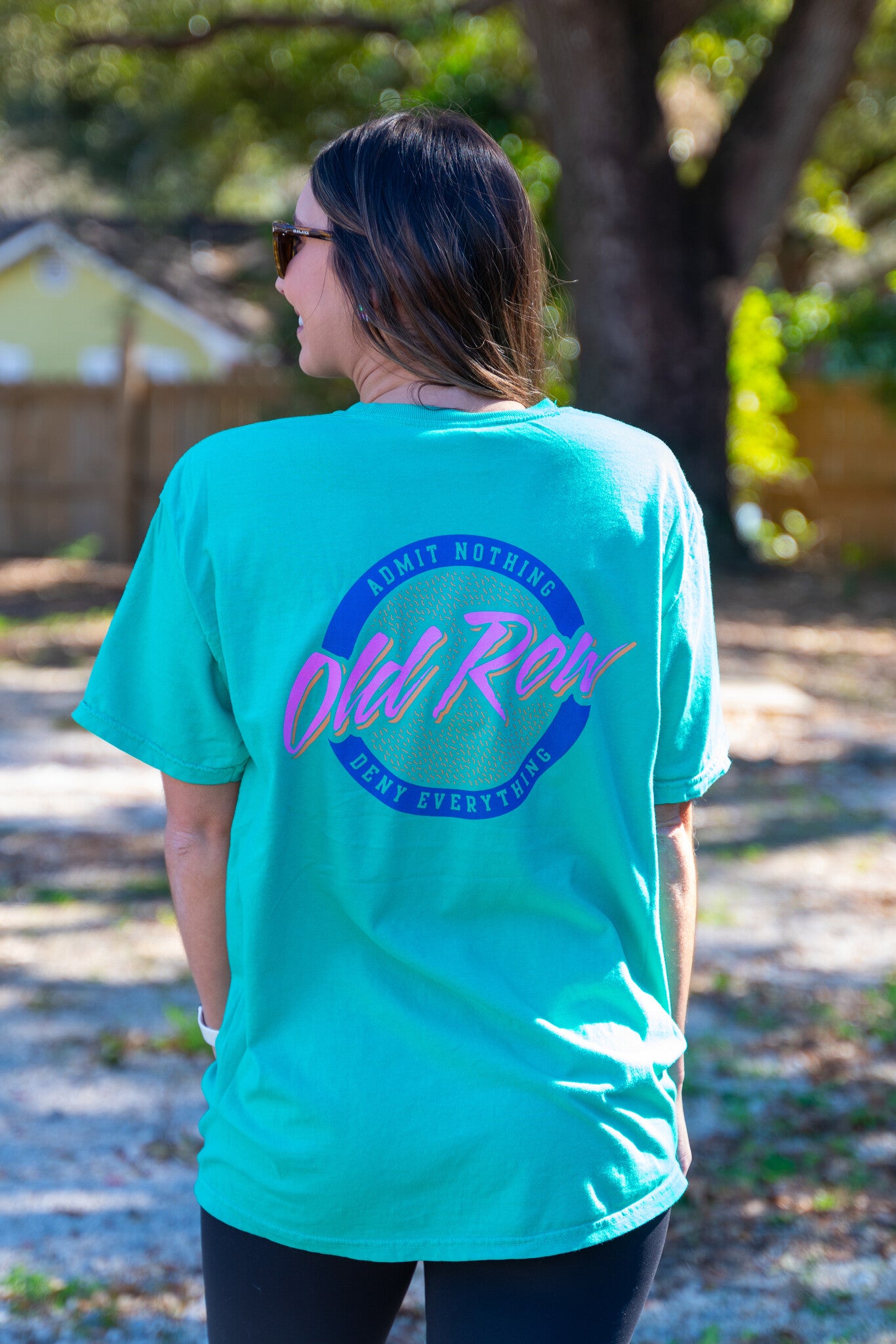 Old Row Outdoors Women's Island Green Circle Logo W Blue/Pink Pocket S/S TEE Shirt
